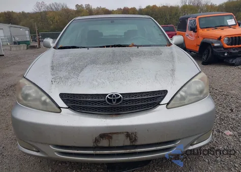2004 Toyota Camry Xle z USA, uszkodzony, nr VIN 4T1BE32K44U893648